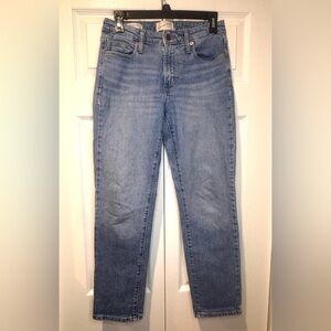 Universal Thread high rise slim straight jeans size 2/26R